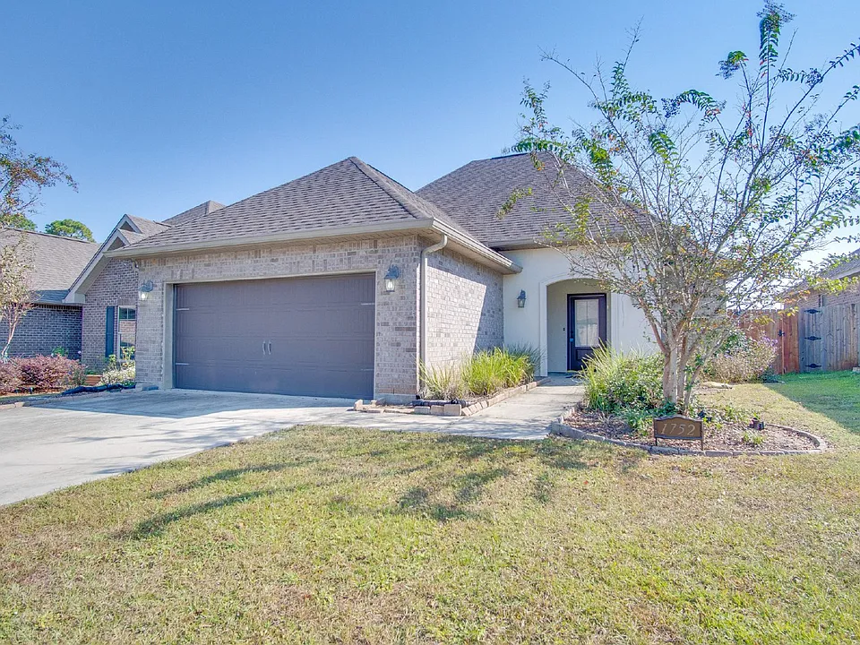 1752 Waterbury Way