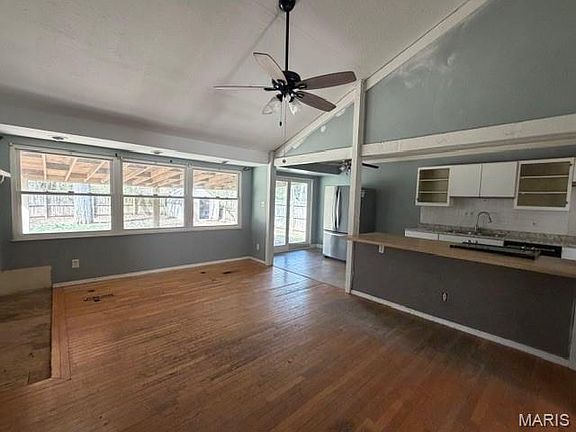 3rd image of 1955 Parkton Way