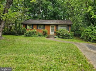 3417 Beaumont Rd, Woodbridge, VA 22193