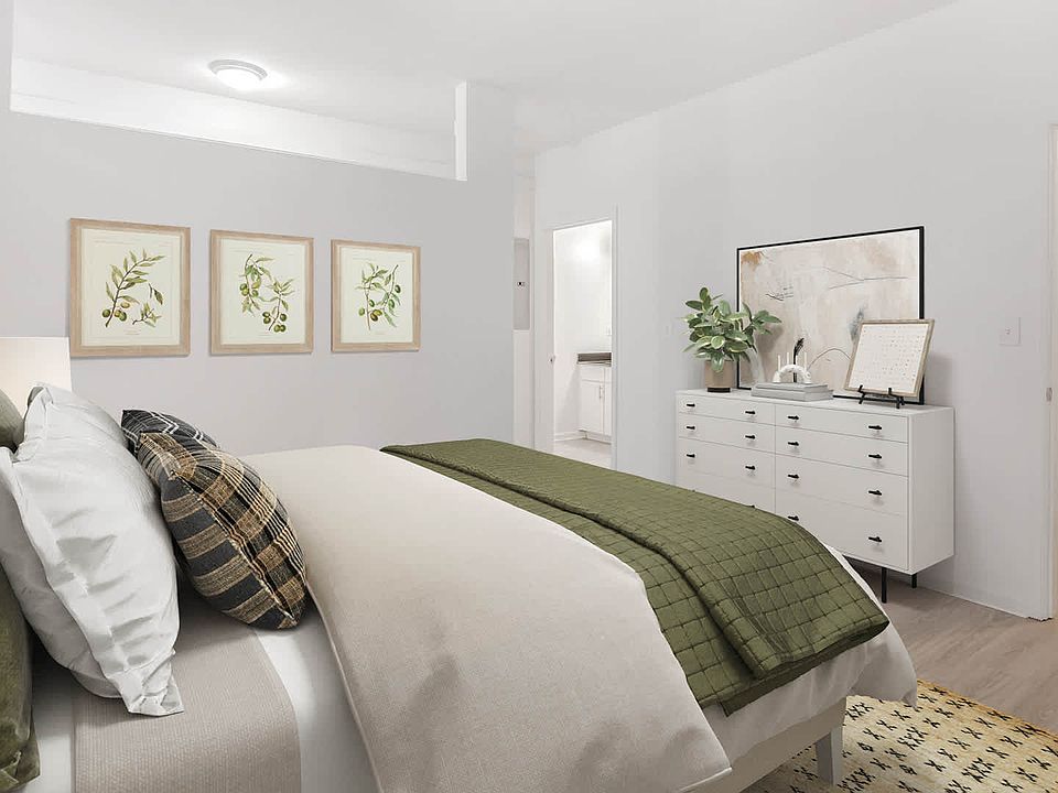 Bedroom with Hardwood Flooring