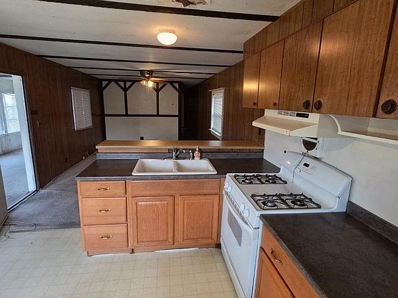 4th image of 28 Lantern Ln
