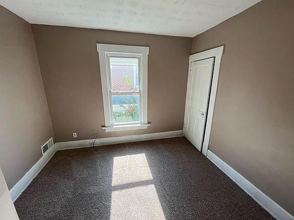 5th image of 151 S Highland Ave