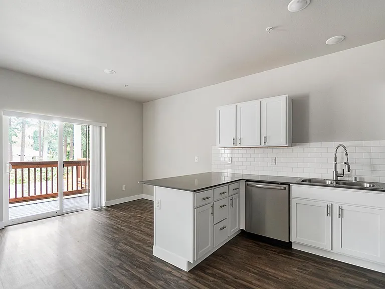 Arbor Crest Apartments — Photo 40