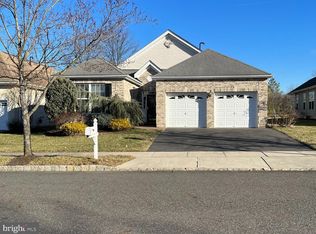 13 Colonial Way, Allentown, NJ 08501