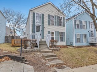 823 Symphony Dr, Aurora, IL 60504