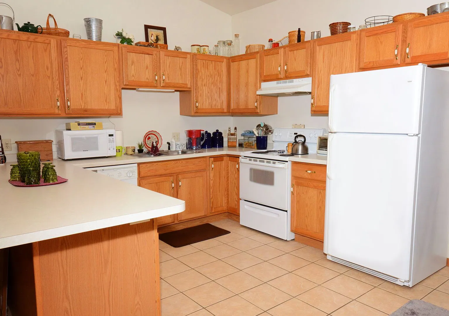2 bed, 1400 sqft, $1,275 — Photo 2