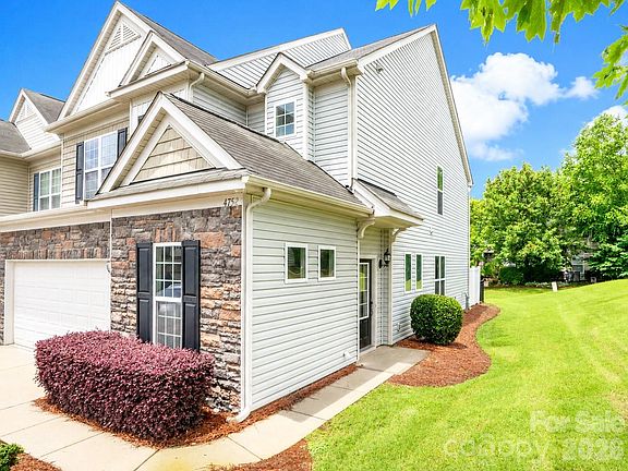 3rd image of 4752 Mount Royal Ln