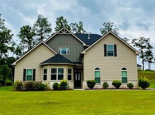 330 Darien Dr, Senoia, GA 30276