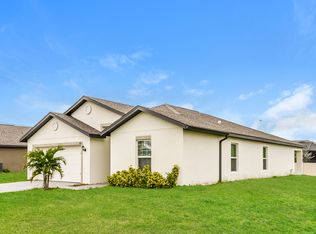 164 Blackstone Dr, Fort Myers, FL 33913