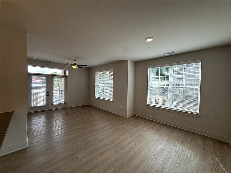 District on the Etowah Apartments — Photo 1416