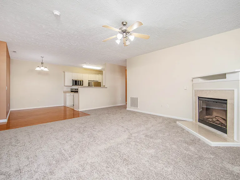 3930-101 Bardstown Ct — Photo 16