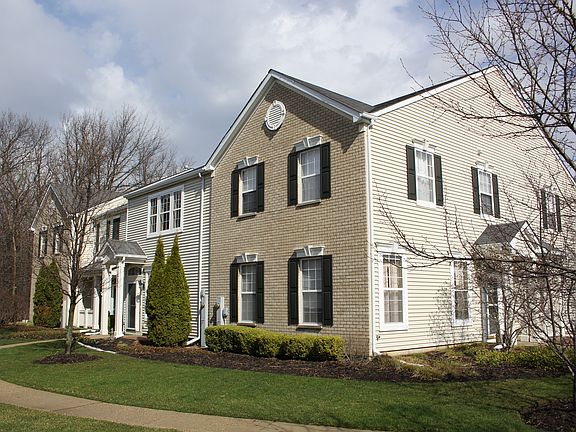 2nd image of 384 S Litchfield Dr