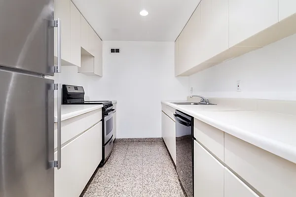 Rented by REAL New York | media 9