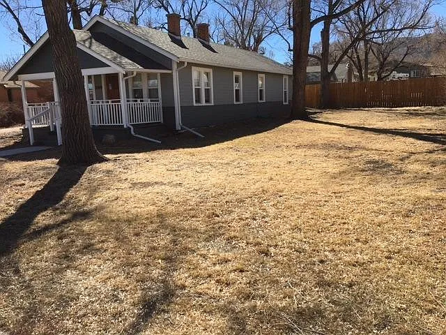 3 bed, 1100 sqft, $1,945 — Photo 2