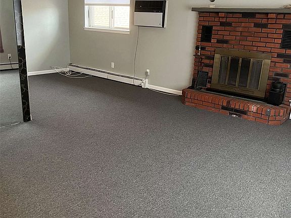 3rd image of 2465 Nassau St