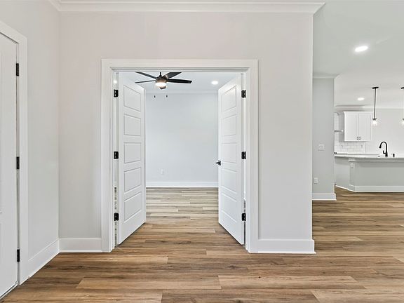 5th image of 85102 Southern Creek Blvd