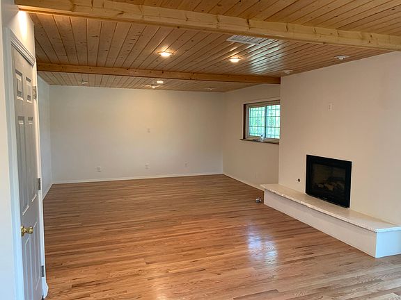 3rd image of 420 Morningside Dr SE