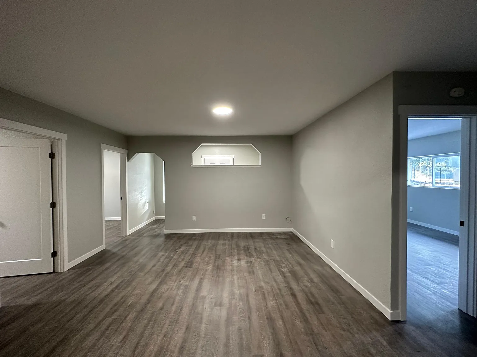 3 bed, 1150 sqft, $2,050 — Photo 3