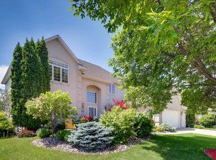 9618 Jonathan Ln, Eden Prairie, MN 55347