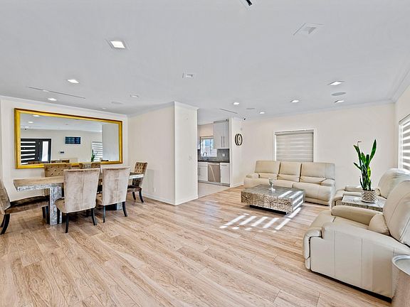 5th image of 2305 E Glenoaks Blvd