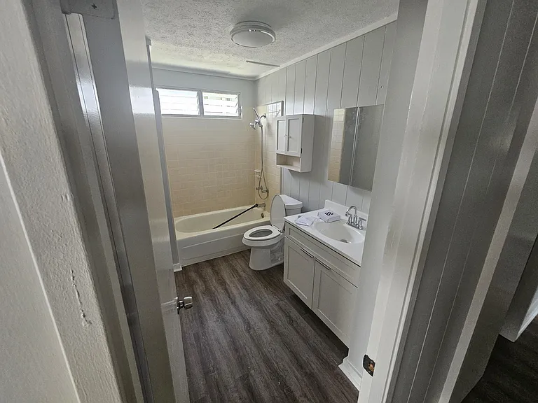 635A Analu St #1 — Photo 10