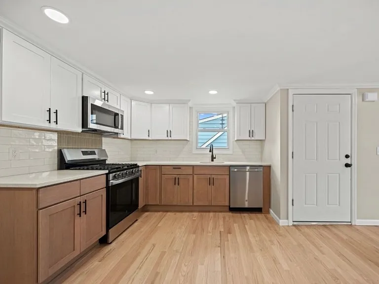 71 Moore Pl #2 — Photo 1