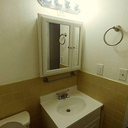 5th image of 3270 Cliffside Dr