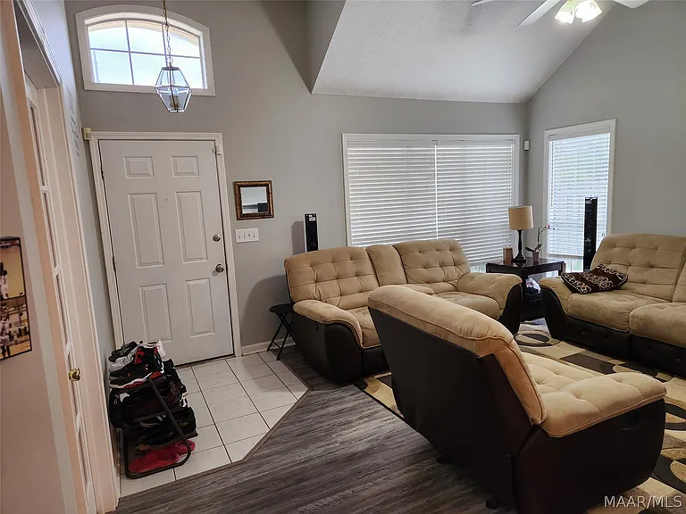 9513 Greythorne Way — Photo 3