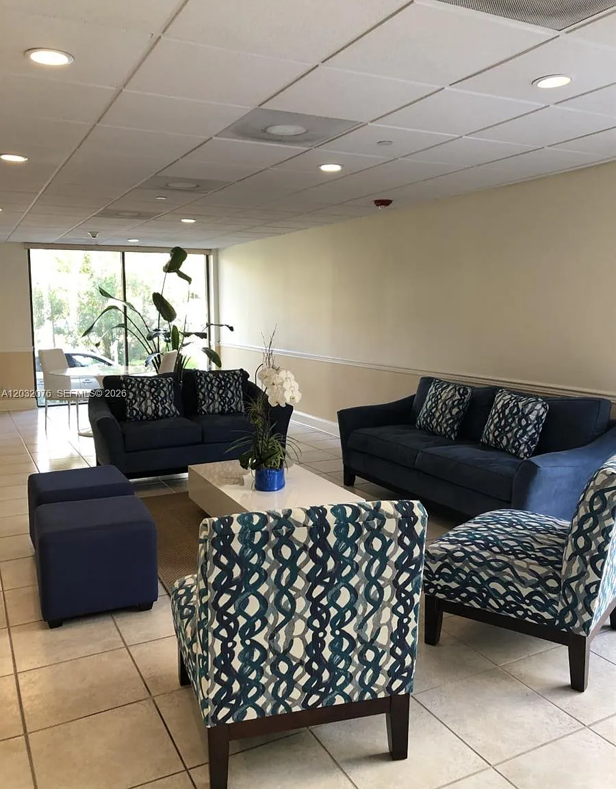 Island Breakers Condo — Photo 4
