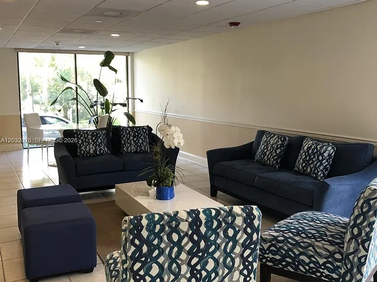 150 Ocean Lane Dr #4B — Photo 4