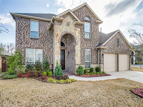 2nd image of 2947 Trail Lake Dr