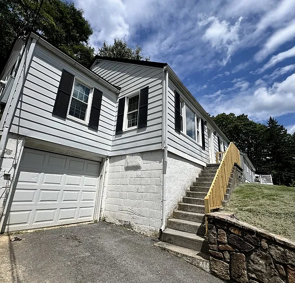 1219 East Dr — Photo 5