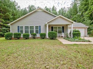 126 Akers Lake Dr, Moreland, GA 30259
