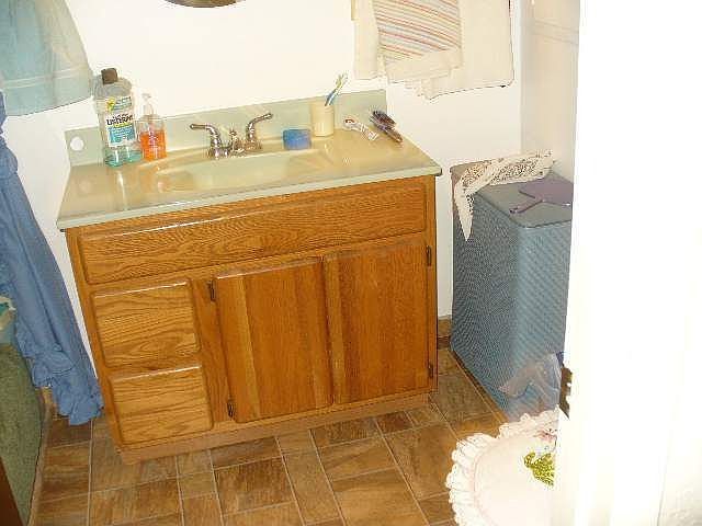 2nd image of 933 3rd St