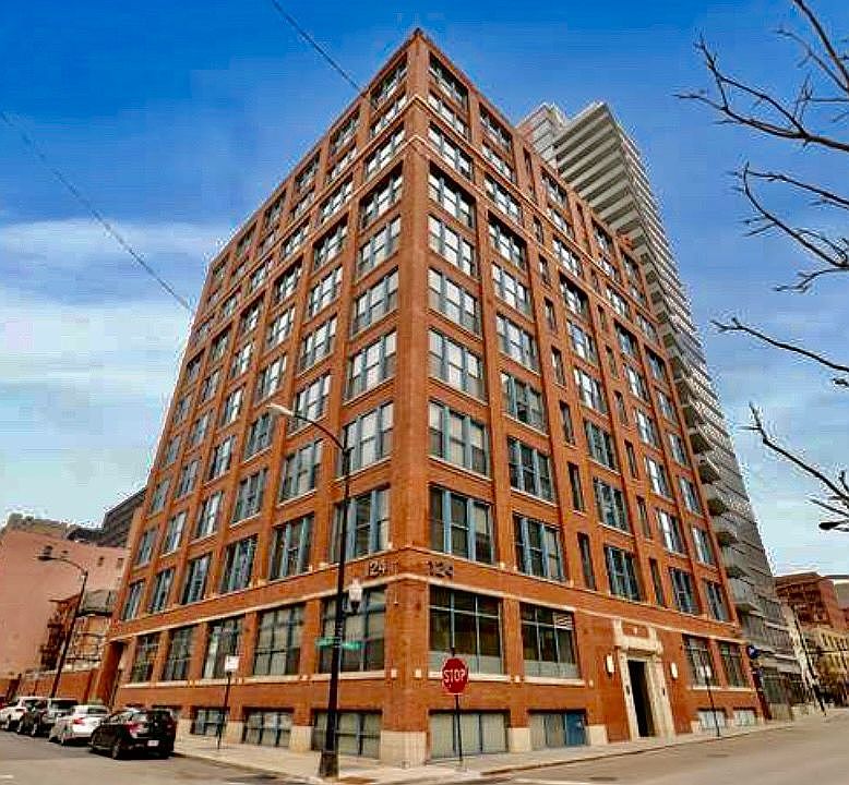 Side Entrance on LaSalle