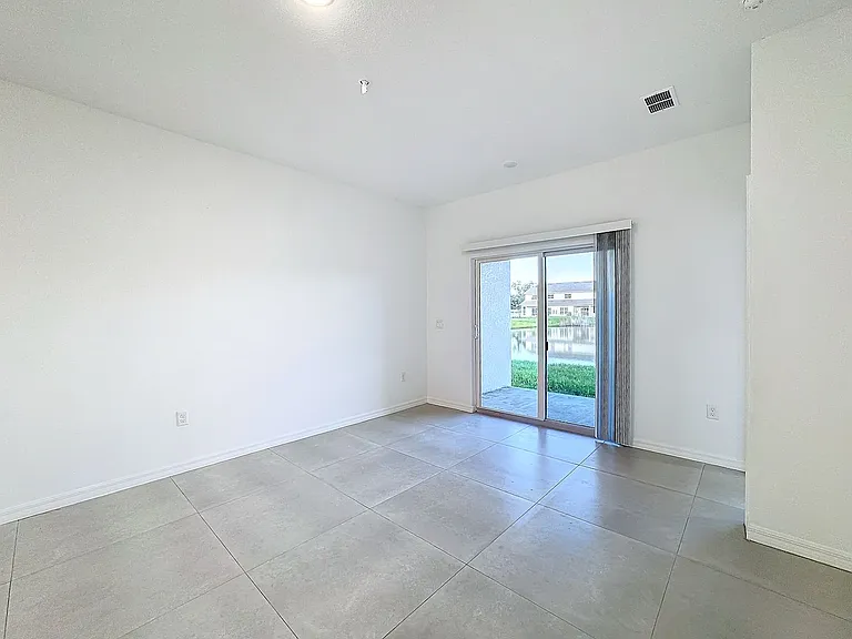 1711 Barton Towne Cir — Photo 22