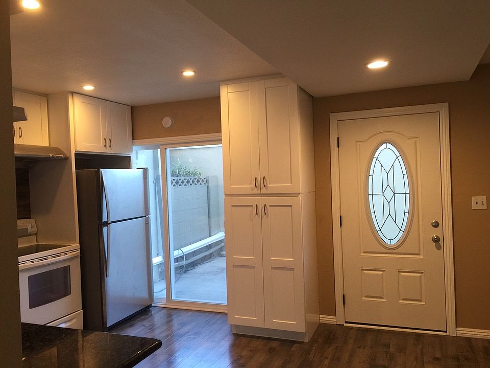 KITCHEN AND ENTRANCE
