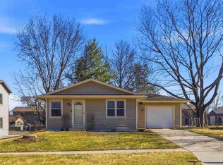 30 Bayberry Ln, North Liberty, IA 52317