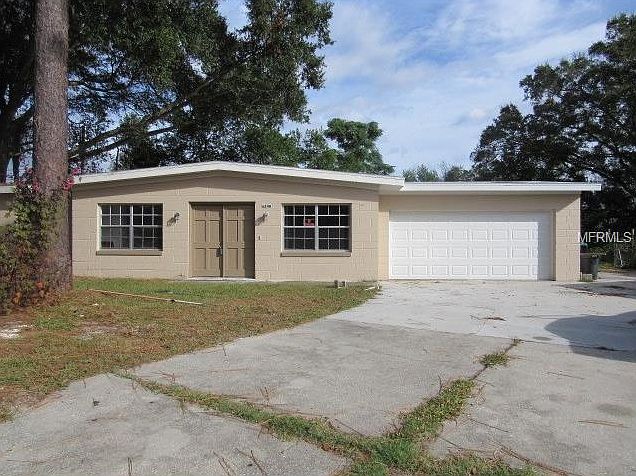 1st image of 6240 Oakcrest Cir