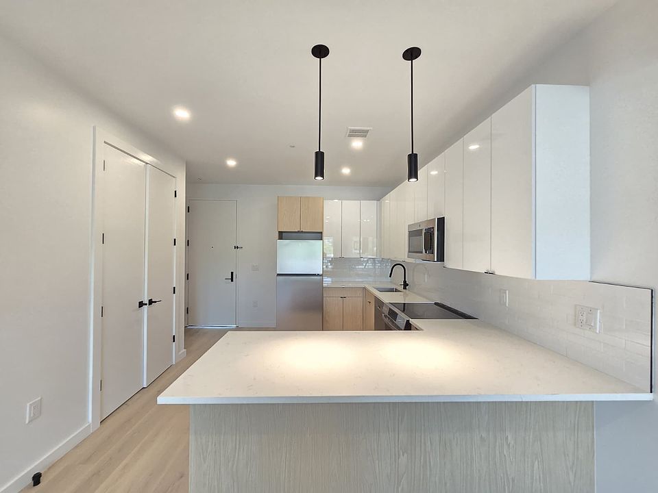1st image of 450 Scotland Rd #7I