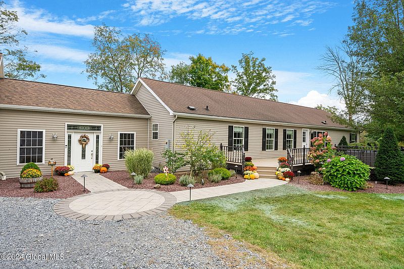 2nd image of 790 Hart Road