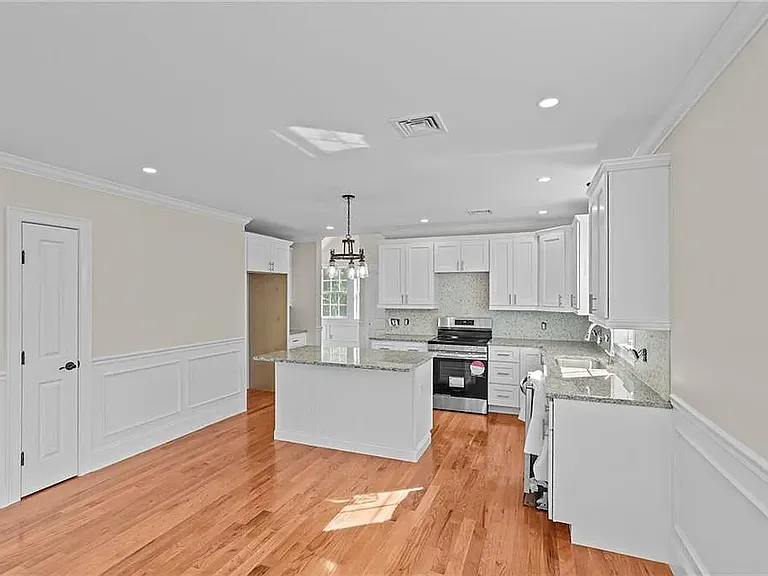 Kitchen/Living area, pantry