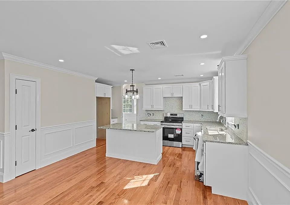 Kitchen/Living area, pantry