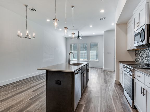 4th image of 804 Eaglescliffe Lndg