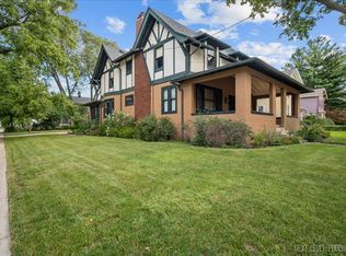 523 W Downer Pl, Aurora, IL 60506