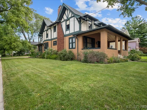 523 W Downer Pl, Aurora, IL 60506