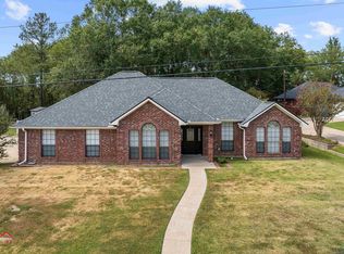 1612 McMurray Rd, Henderson, TX 75654