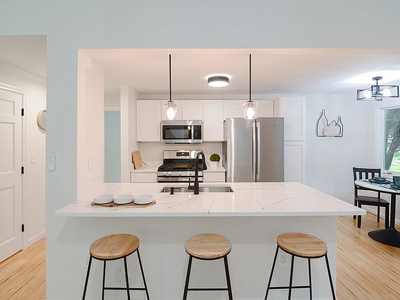 2nd image of 17 Cork Cir #F