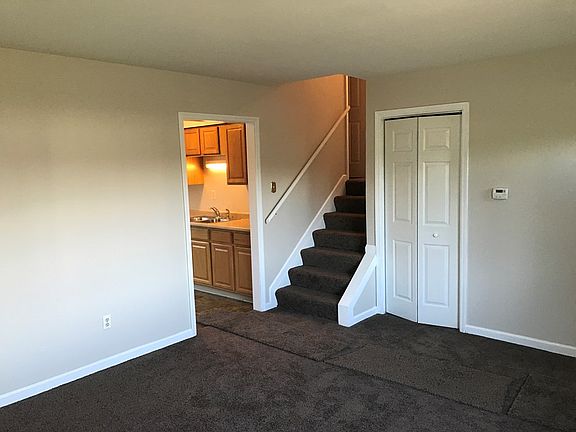 3rd image of 1192 Randall Dr