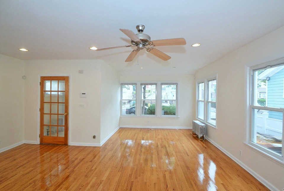 1st image of 10436 203rd St